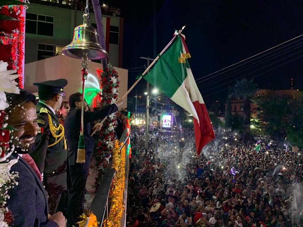 DISFRUTAN MILES DE FAMILIAS NOGALENSES, EL GRITO DE INDEPENDENCIA