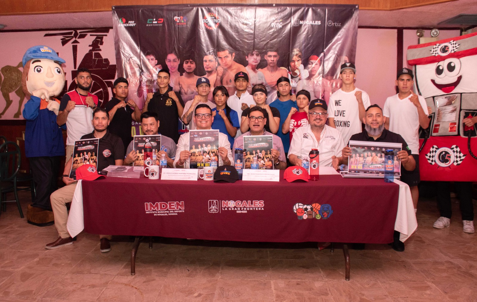 LLEGA MARCO ANTONIO BARRERA PARA  NOCHE BOXÍSTICA