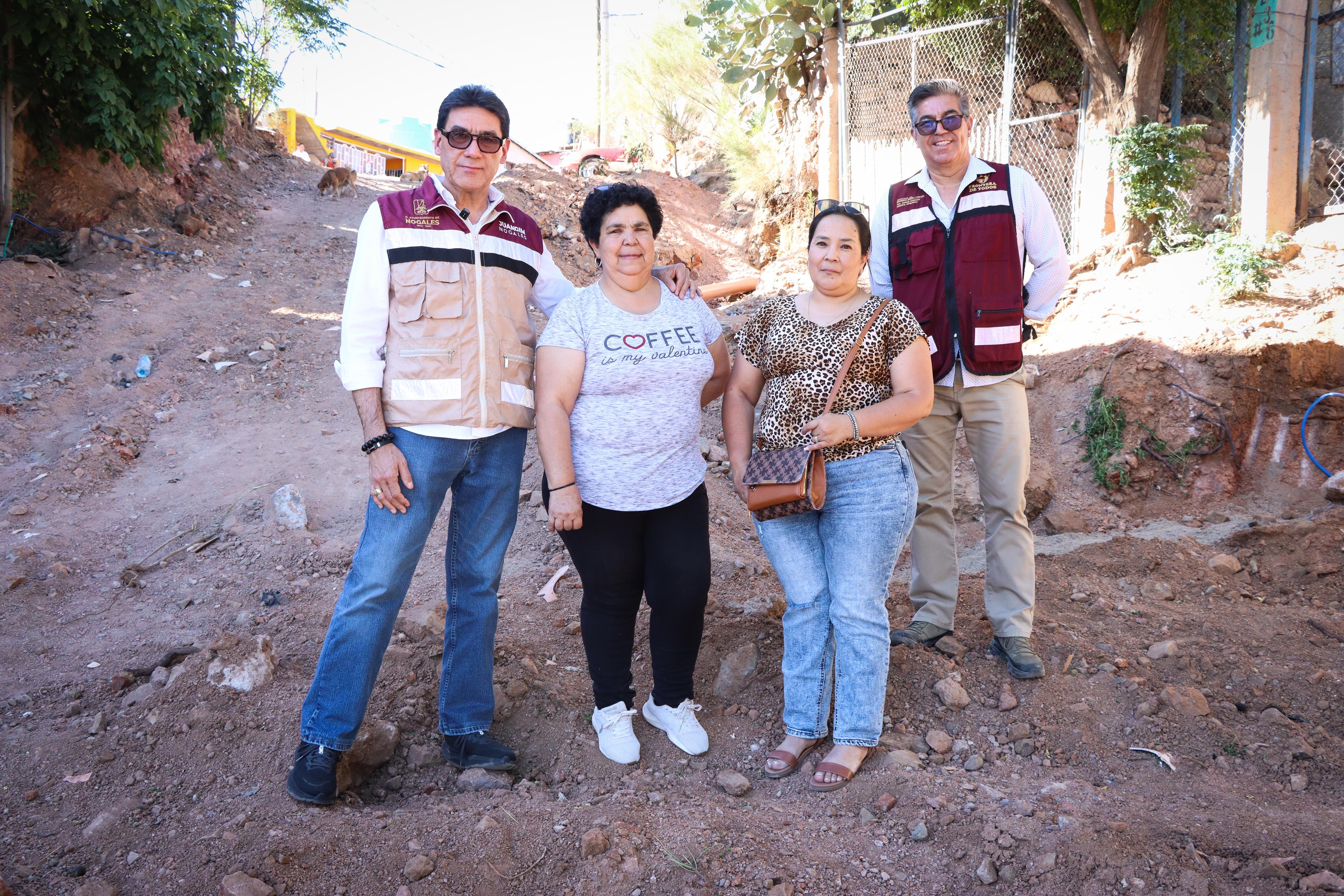 Supervisan obra en Pueblo Nuevo