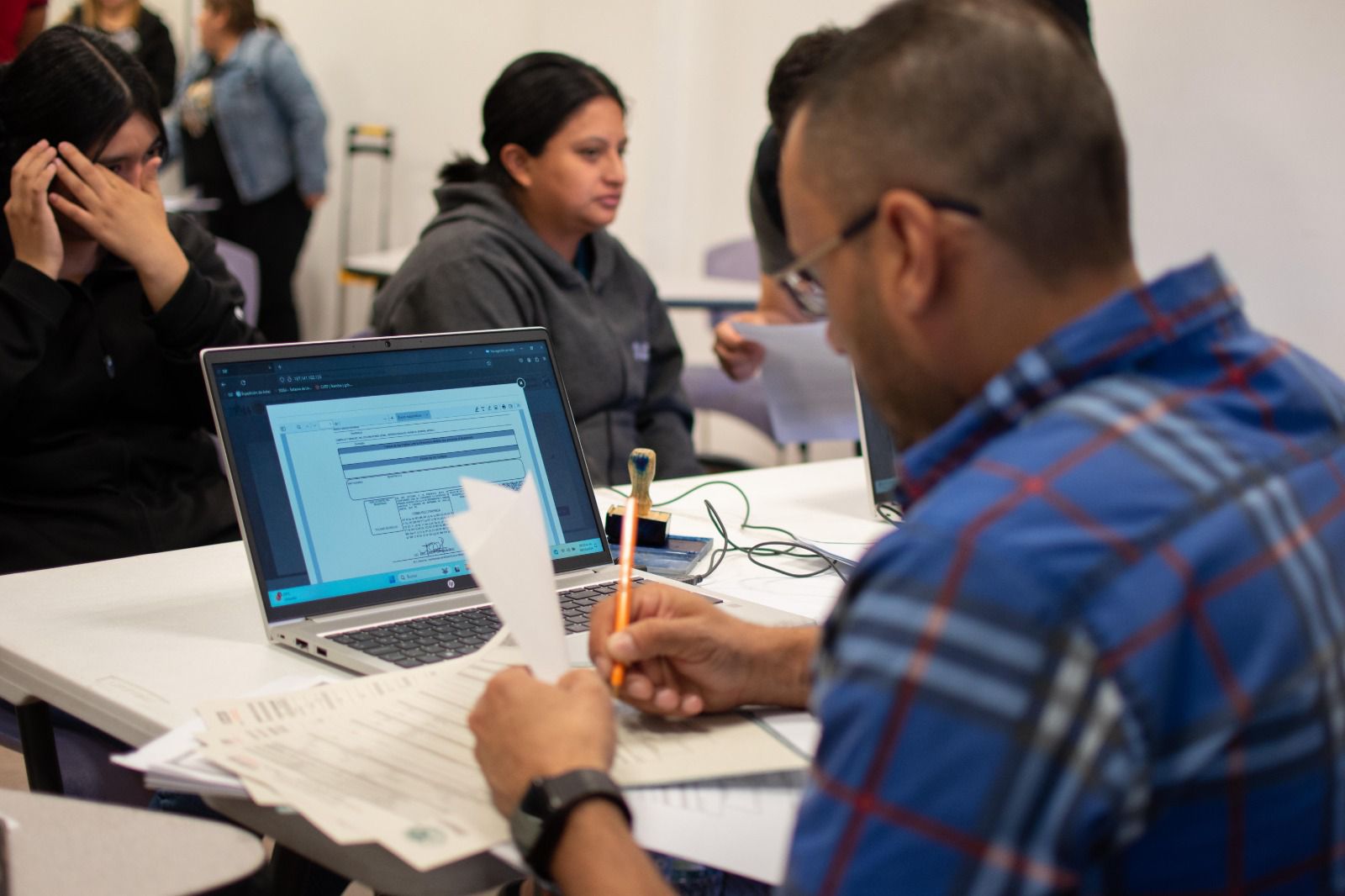 Atestigua alcalde JFGN jornada de registro de personas