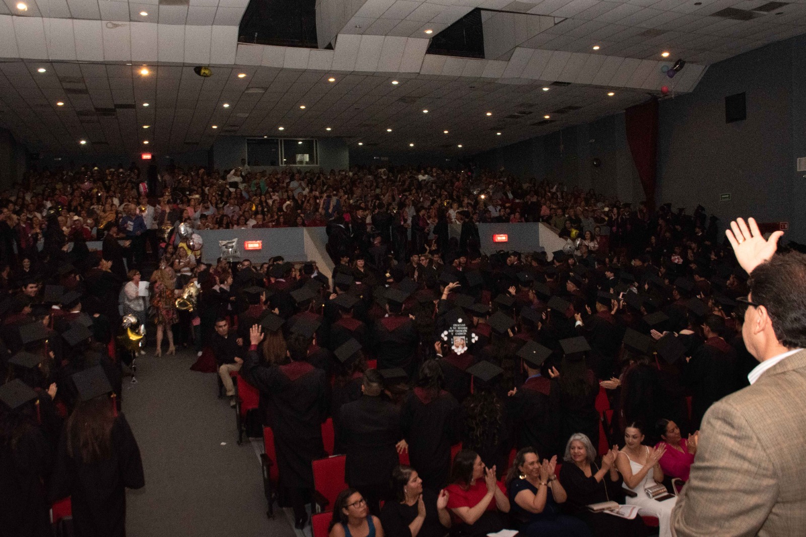 PRESIDE ALCALDE GRADUACIÓN DE LA PREPARATORIA MUNICIPAL