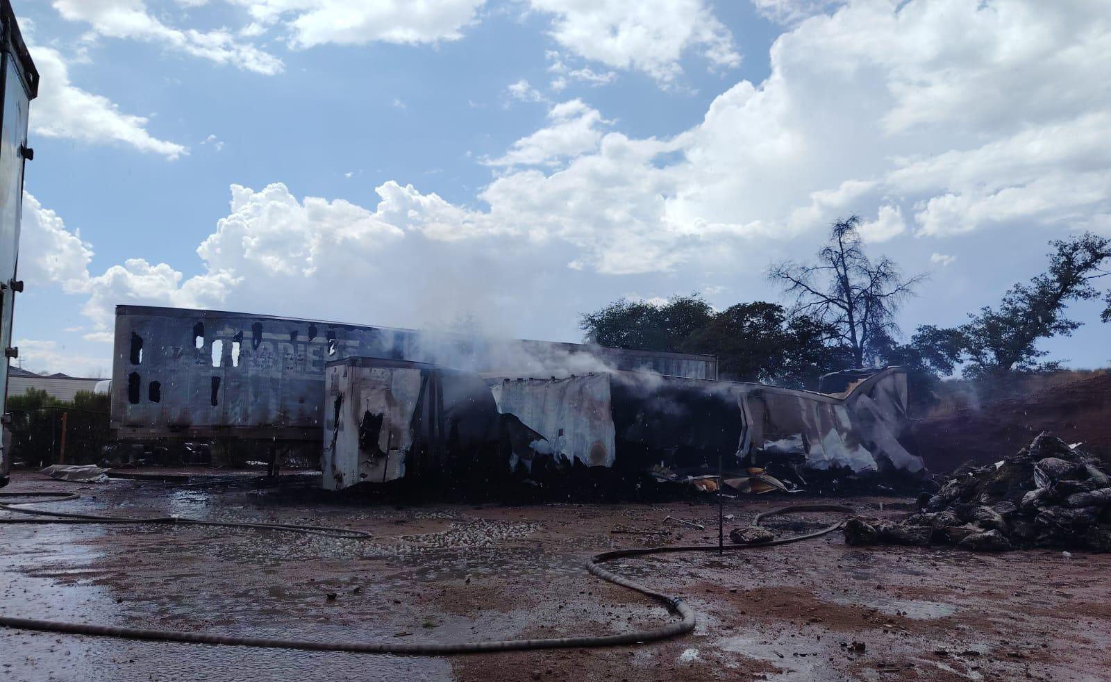 Atienden incendio en recinto fiscal