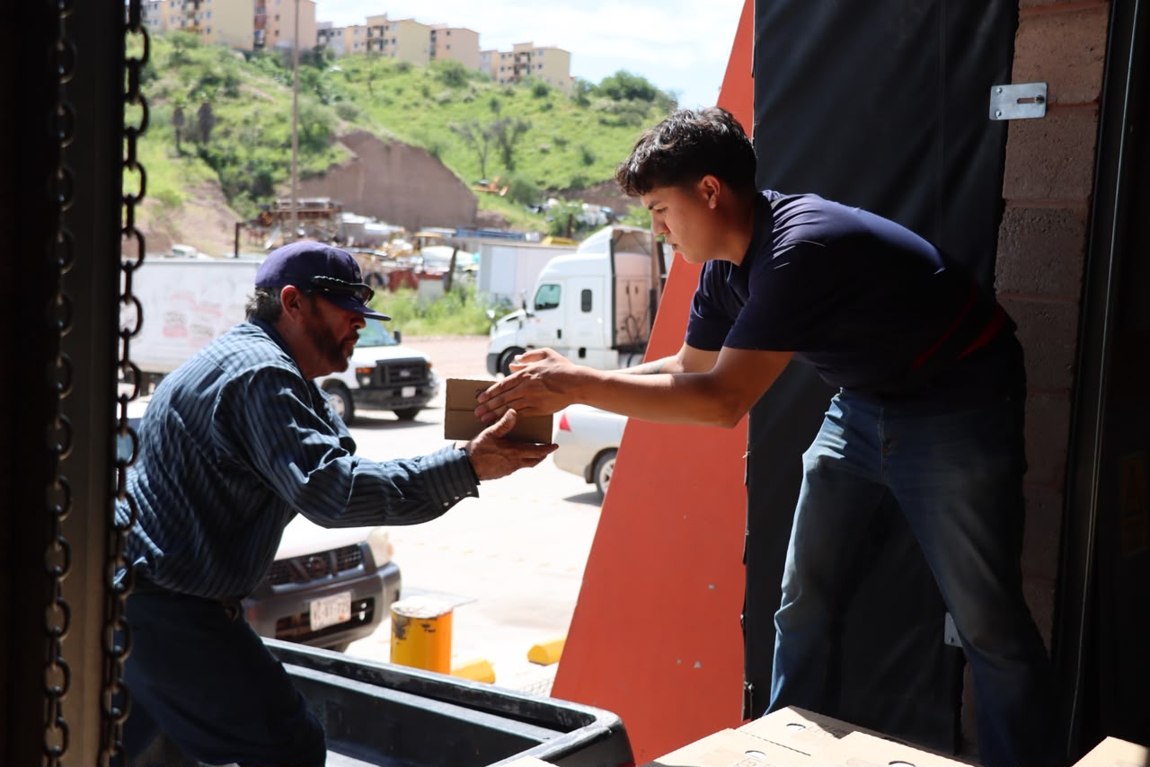 Avanza entrega de desayunos escolares en Nogales