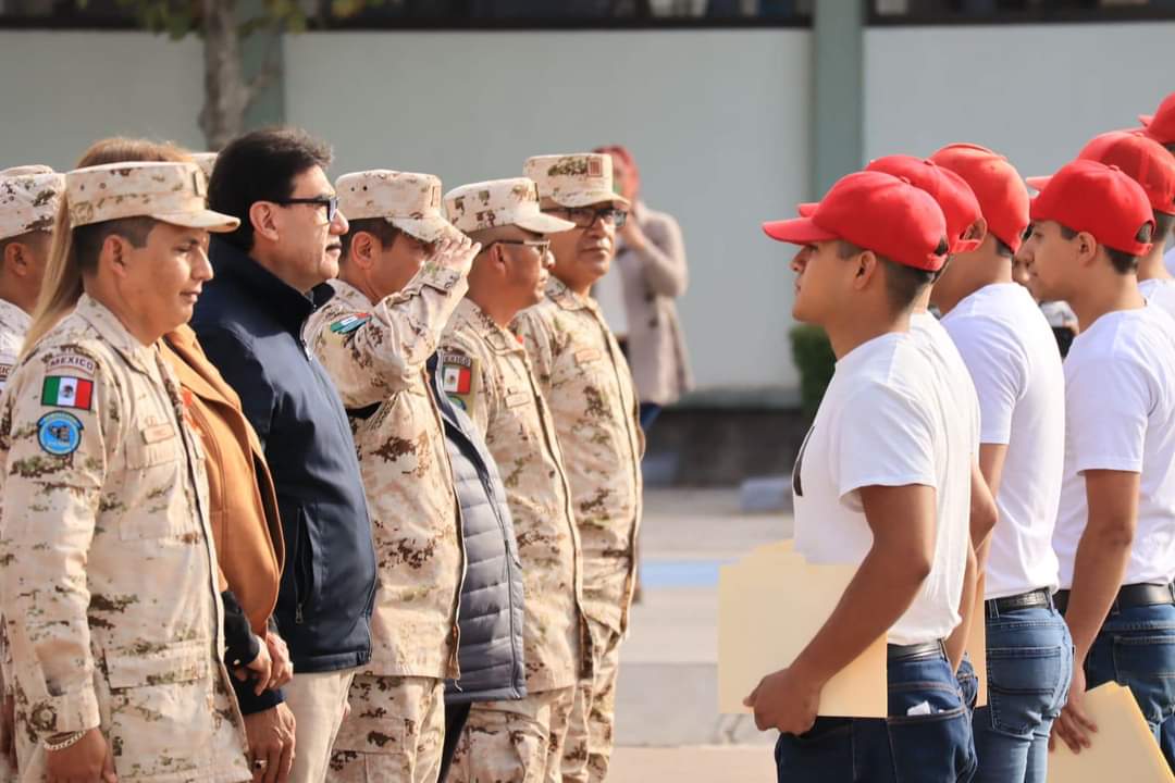 Entregan a conscriptos Cartilla Militar Liberada
