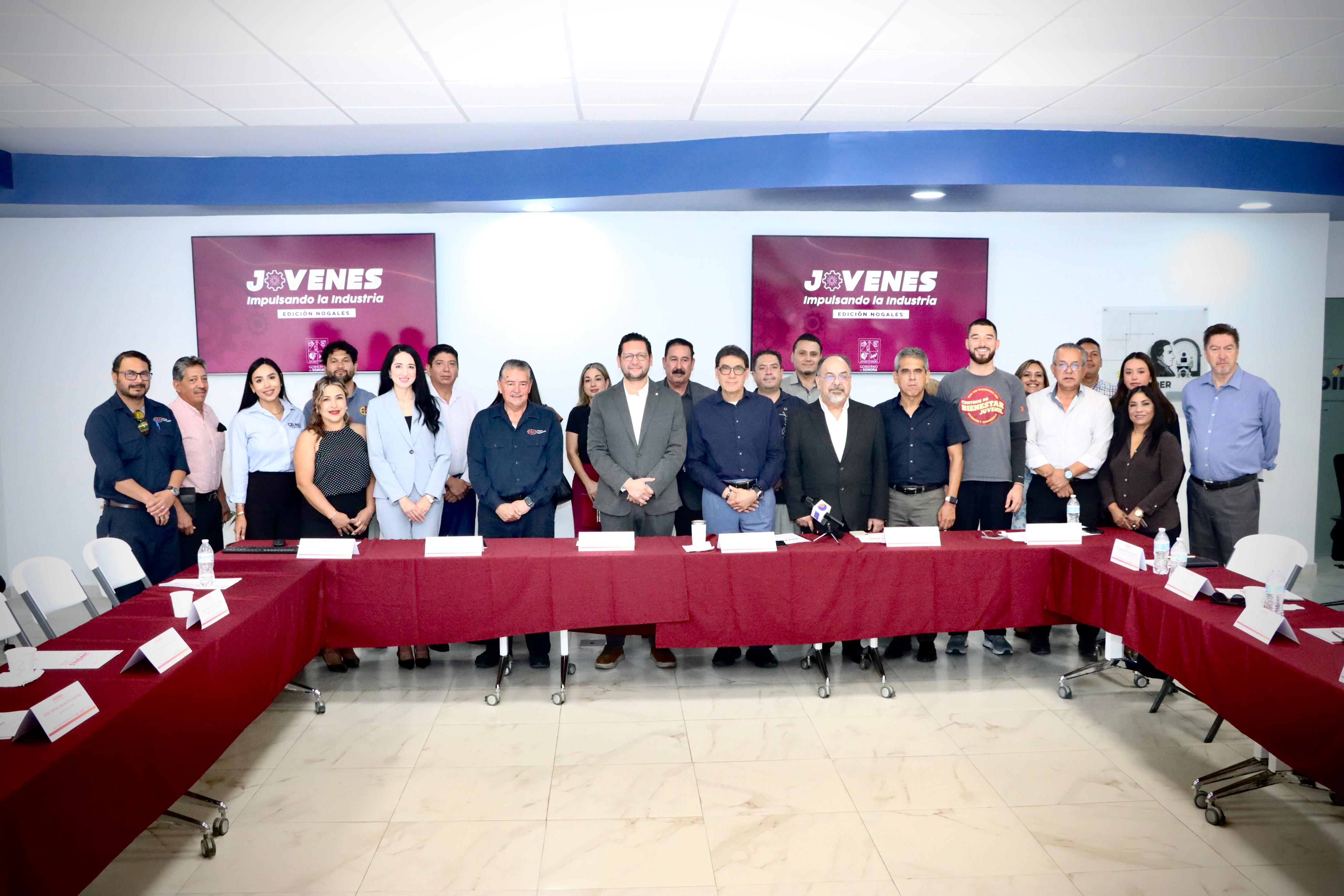 Impulsan talento universitario en la industria