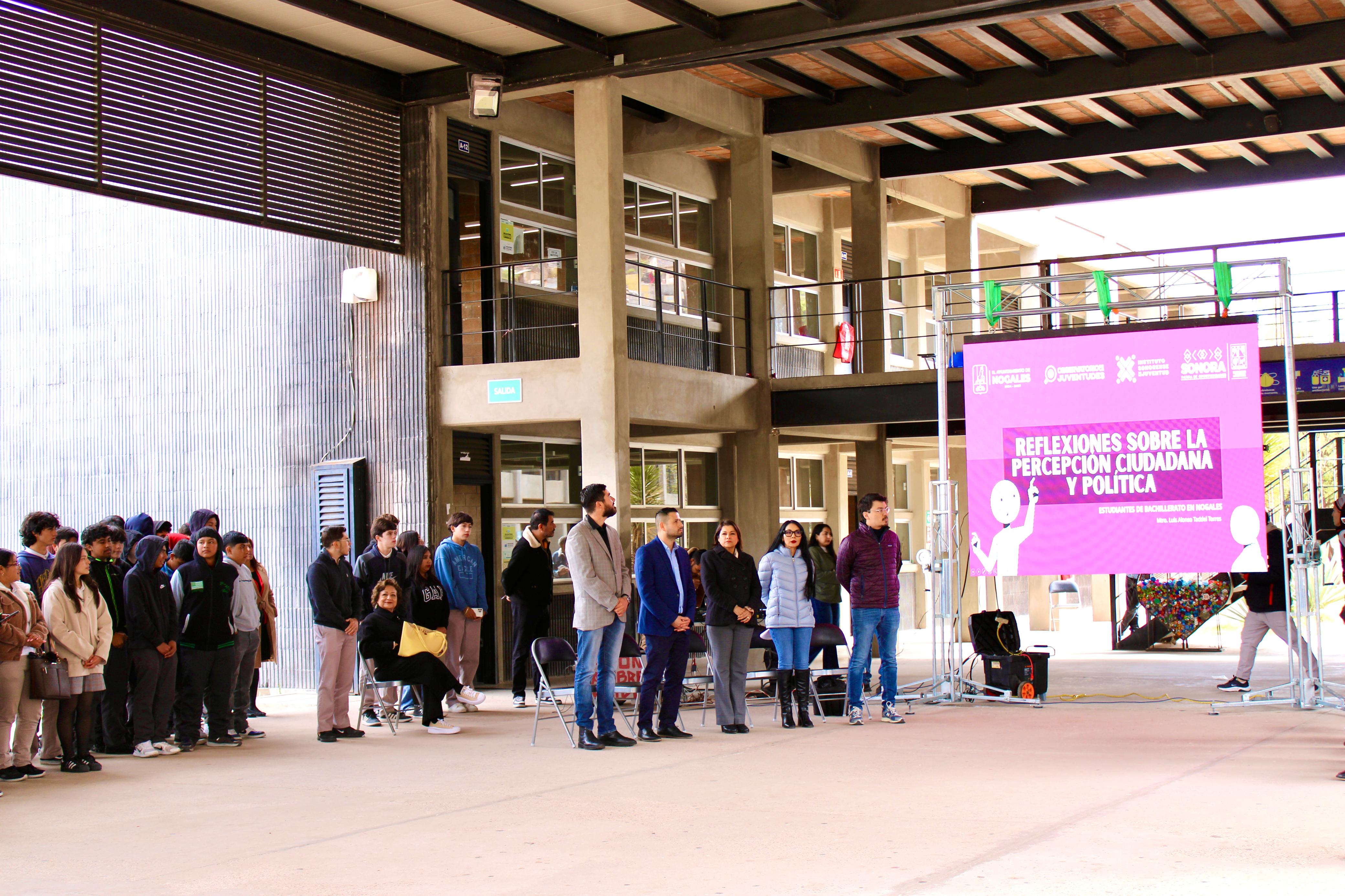 Entregan estudio sobre percepción ciudadana y política a preparatorias de Nogales