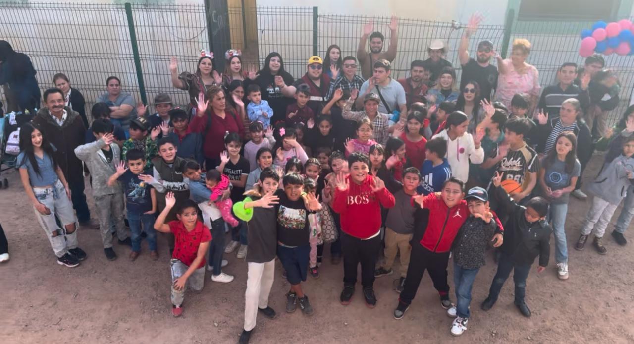 Disfrutan niños de posadas navideñas en las colonias
