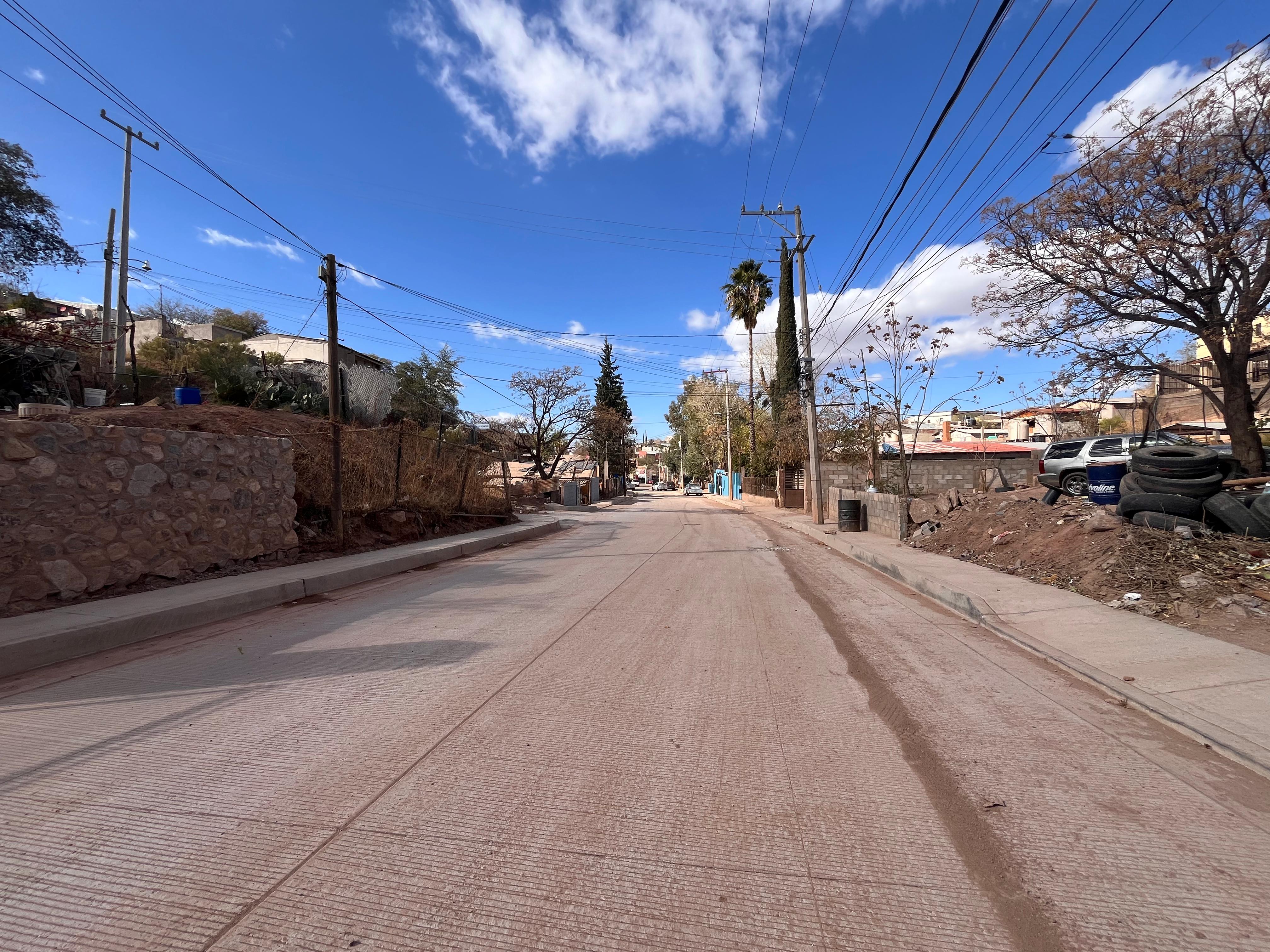 Concluye pavimentación en la calle Lobos de Bella Vista