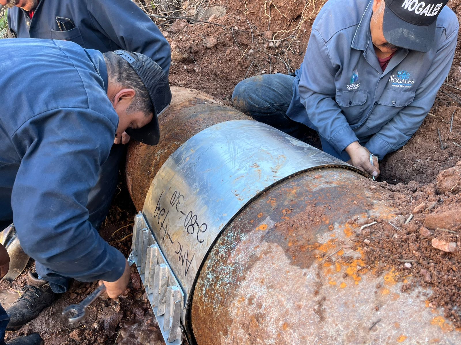 Supervisan red hídrica y atienden fugas prioritarias